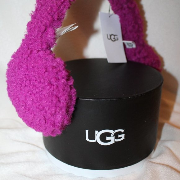 NIB UGG WOMEN'S ADULT SHEARLING EAR MUFFS FUSCHIA‎ PINK - Picture 1 of 5